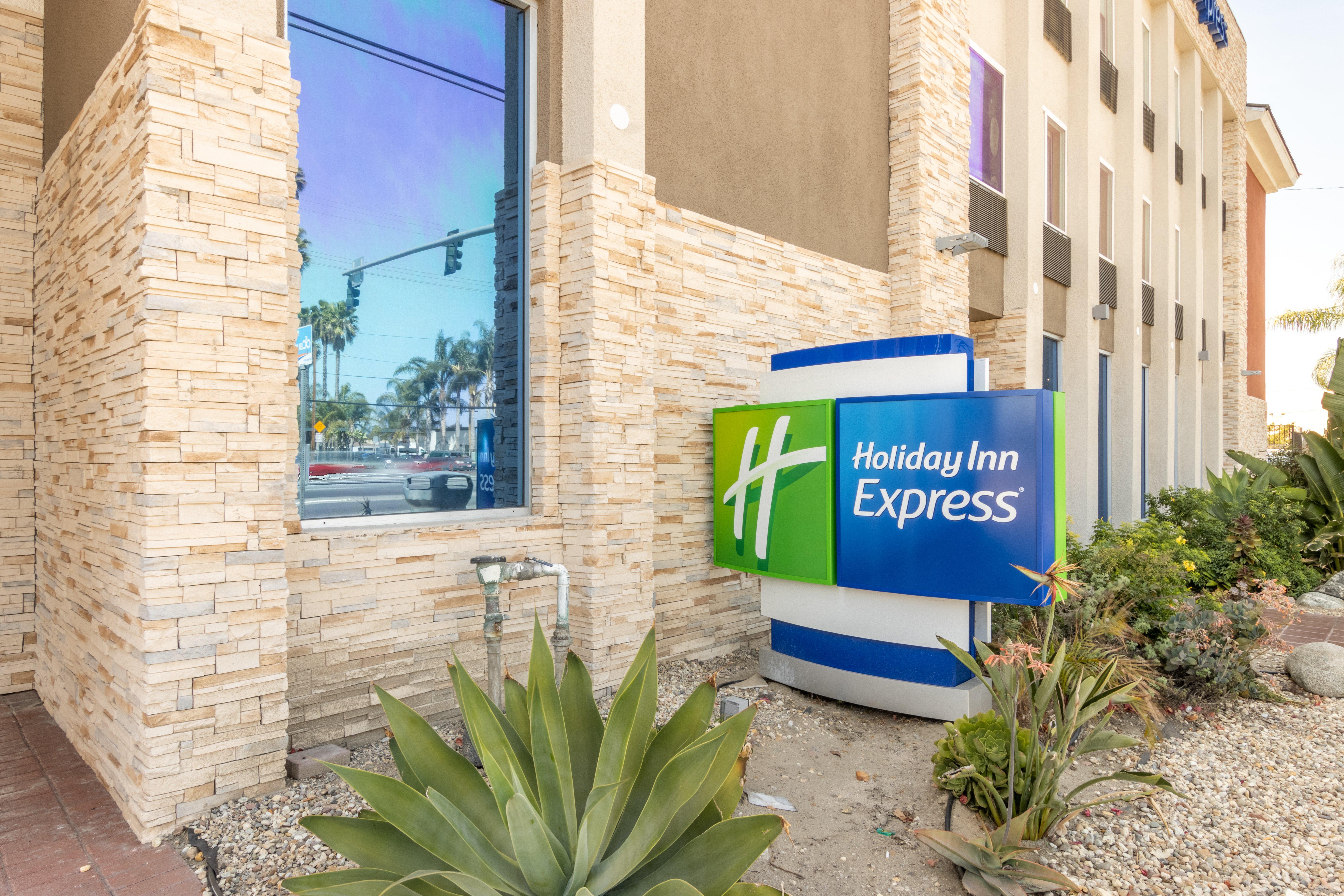 Holiday Inn Express - Anaheim West Exterior foto