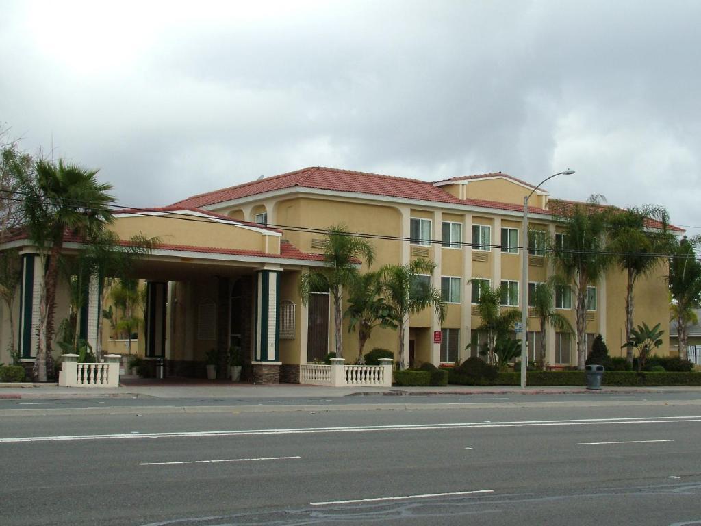 Holiday Inn Express - Anaheim West Exterior foto